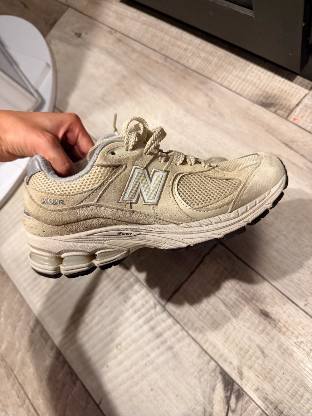 New Balance Kids Beige/Tan 2002R sneakers